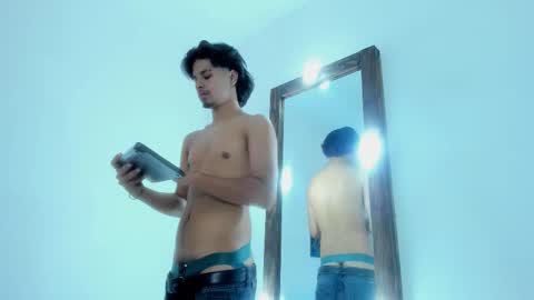 Snapshot of mathewadams chatting on October 2025 10:47:02 PM Mathew online show from October 2025 10:47:02 PM