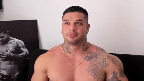 Snapshot of mathews_roses chatting on September 2025 04:52:01 PM Marck Mathews online show from September 2025 04:52:01 PM