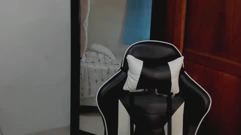 mathews_smith online show from April 2026 11:37:02 AM