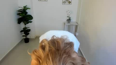 Mathilde  online show from November 2025 03:43:02 AM