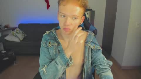 Snapshot of mathwx_ chatting on January 2025 12:27:01 AM Alejandro Alex online show from January 2025 12:27:01 AM