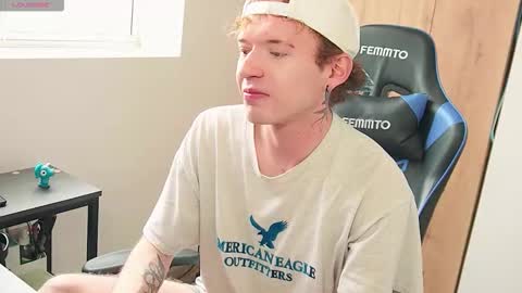 Snapshot of mathwx_ chatting on October 2025 01:18:01 PM Alejandro Alex online show from October 2025 01:18:01 PM