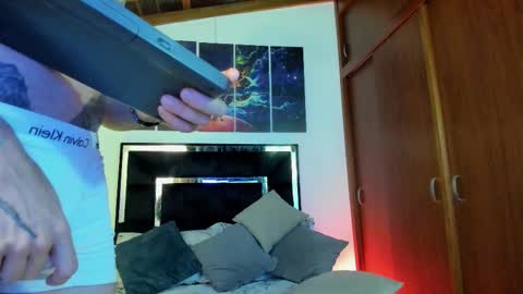 matius foxter online show from February 2026 01:04:02 PM