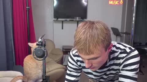 Snapshot of mattcashxxx chatting on December 2024 02:07:02 AM Matt Cash online show from December 2024 02:07:02 AM