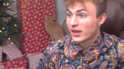 Snapshot of mattcashxxx chatting on December 2024 02:10:02 AM Matt Cash online show from December 2024 02:10:02 AM