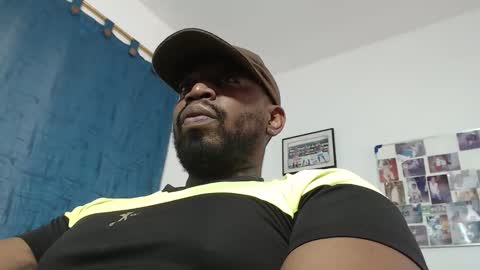 Latino hot online show from April 2026 07:58:01 PM