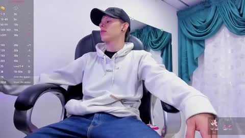 Snapshot of matthewboy_ chatting on January 2025 05:00:01 AM MatthewBoy online show from January 2025 05:00:01 AM