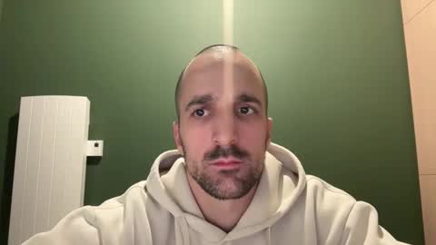 M online show from November 2025 01:41:02 AM