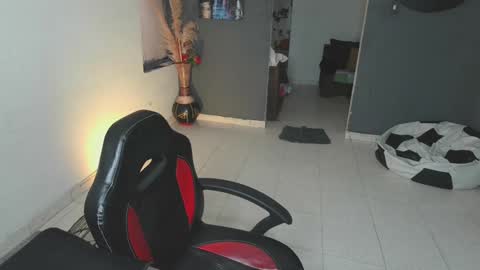 mattias     online show from February 2025 01:51:02 PM