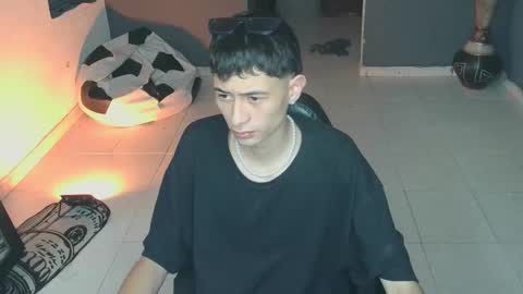 mattias     online show from February 2025 10:19:02 PM