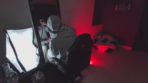 mattias     online show from February 2025 11:47:02 PM