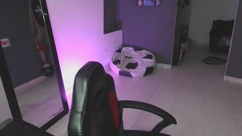 mattias     online show from February 2025 03:15:02 AM