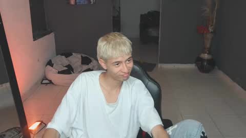 mattias     online show from March 2025 11:16:02 PM