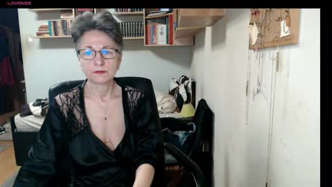 maturekate online show from October 2025 07:20:01 AM