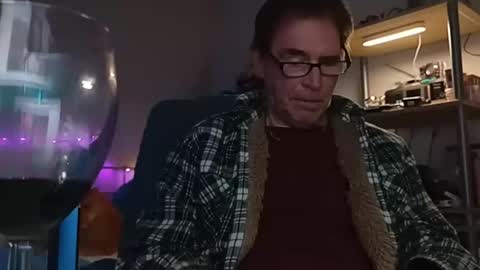 Snapshot of maturewisdom61 chatting on December 2025 02:06:01 AM maturewisdom61 online show from December 2025 02:06:01 AM