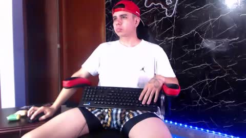 Snapshot of maty_hard chatting on January 2025 10:50:01 AM Matias online show from January 2025 10:50:01 AM