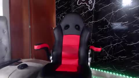 Snapshot of maty_hard chatting on March 2025 07:49:02 PM Matias online show from March 2025 07:49:02 PM