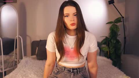 Snapshot of maudhaskell chatting on February 2025 03:48:02 PM Lily online show from February 2025 03:48:02 PM