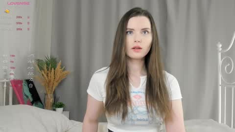 Snapshot of maudhaskell chatting on February 2025 07:16:01 PM Lily online show from February 2025 07:16:01 PM