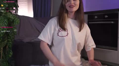 Snapshot of maudhaskell chatting on September 2025 06:24:01 PM Lily online show from September 2025 06:24:01 PM