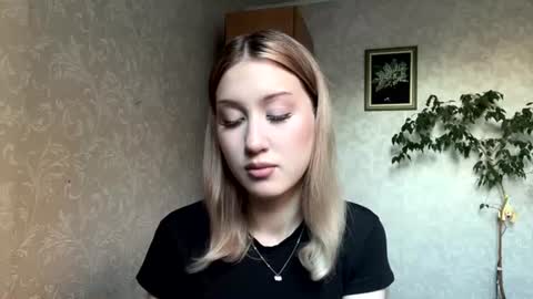 Snapshot of maudiesikes chatting on July 2026 03:36:02 PM Mia online show from July 2026 03:36:02 PM
