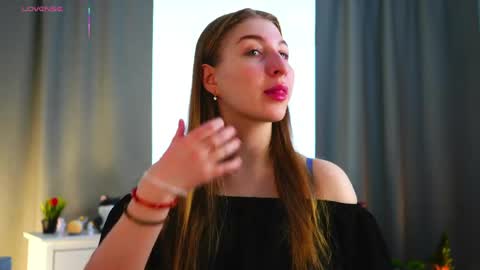 maureencoombs online show from April 2026 05:03:02 AM