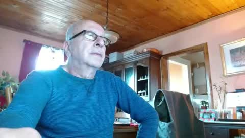 Maurice online show from December 2024 02:06:02 PM