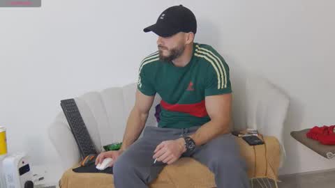 mauro_real_man online show from November 2025 06:08:01 PM