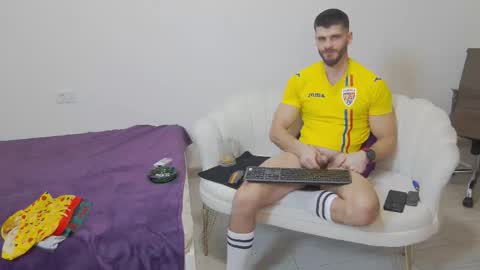 mauro_real_man online show from February 2026 06:03:01 PM