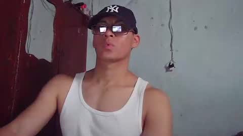 Snapshot of maurodirty chatting on December 2025 10:52:01 PM Mauro online show from December 2025 10:52:01 PM