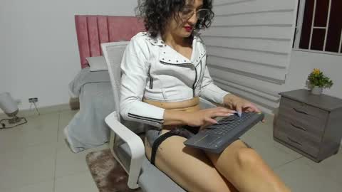Snapshot of maverick_angel chatting on June 2026 04:35:02 PM Maverick online show from June 2026 04:35:02 PM