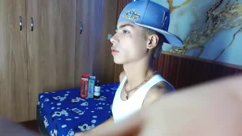 Snapshot of maverickhotson303av chatting on December 2025 11:20:02 PM maverickhotson303av online show from December 2025 11:20:02 PM