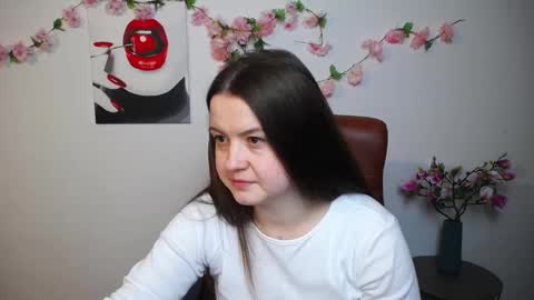 Snapshot of mavkacute chatting on November 2025 07:32:02 PM MavkaCute online show from November 2025 07:32:02 PM