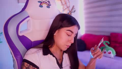 Snapshot of mavy_ chatting on February 2026 07:21:01 PM MAVY online show from February 2026 07:21:01 PM