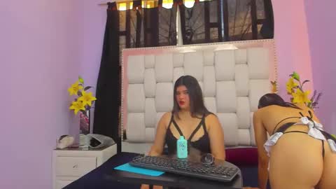 MavyANDElizabeth online show from November 2025 01:32:02 PM