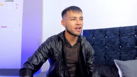 Max Conor online show from October 2025 01:04:02 PM