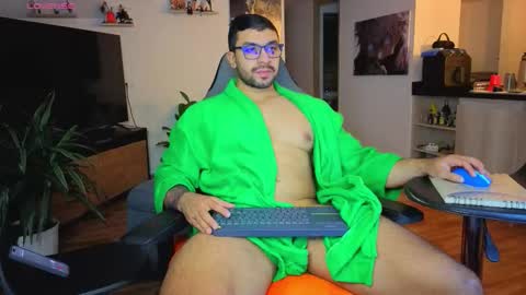 Max online show from November 2025 01:55:02 AM