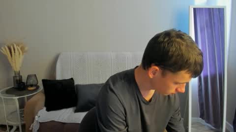 Max online show from September 2025 04:47:01 AM