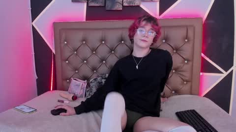 Snapshot of max_lover1 chatting on December 2024 03:08:02 PM Max lover1 online show from December 2024 03:08:02 PM