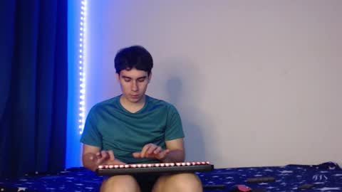max_snow1616 online show from February 2026 04:29:01 PM