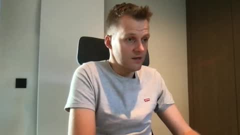 Snapshot of max_straight_1 chatting on December 2024 12:56:01 PM Max take off clothes online show from December 2024 12:56:01 PM