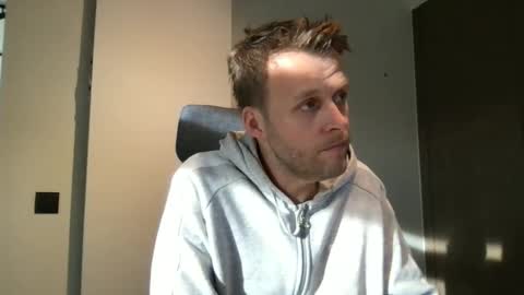 Max take off clothes online show from January 2026 10:08:02 AM