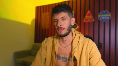 Max Taylor online show from October 2025 01:49:01 AM