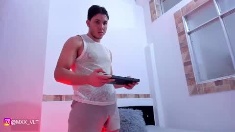 max_valiant1 online show from November 2025 10:23:01 PM