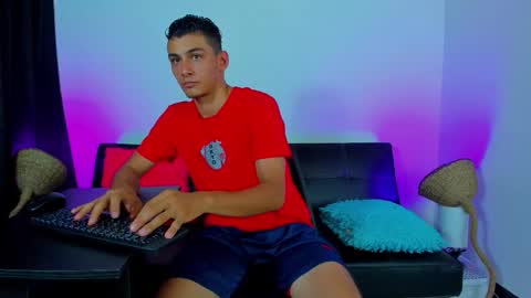 MAX     online show from November 2025 08:10:01 PM