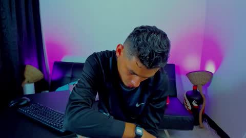 MAX     online show from January 2026 11:31:01 PM