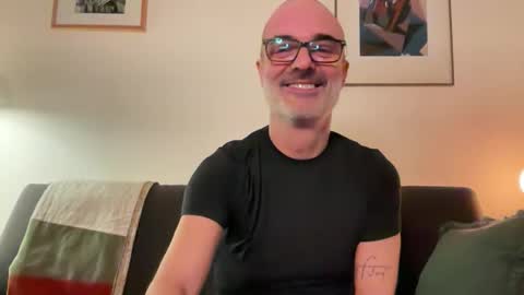 Max Mikado online show from February 2026 08:37:01 PM