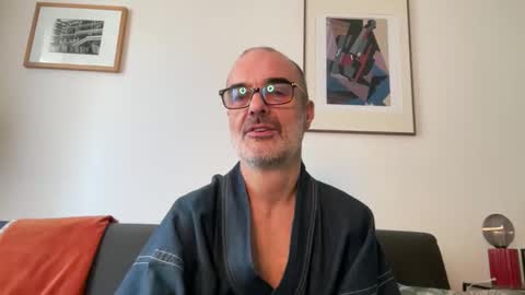 Max Mikado online show from March 2026 12:55:01 PM