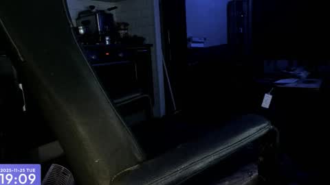 Maxel F online show from November 2025 06:08:01 PM