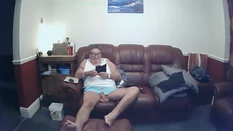 Snapshot of maxi_johnes chatting on October 2025 10:48:02 PM MAX online show from October 2025 10:48:02 PM